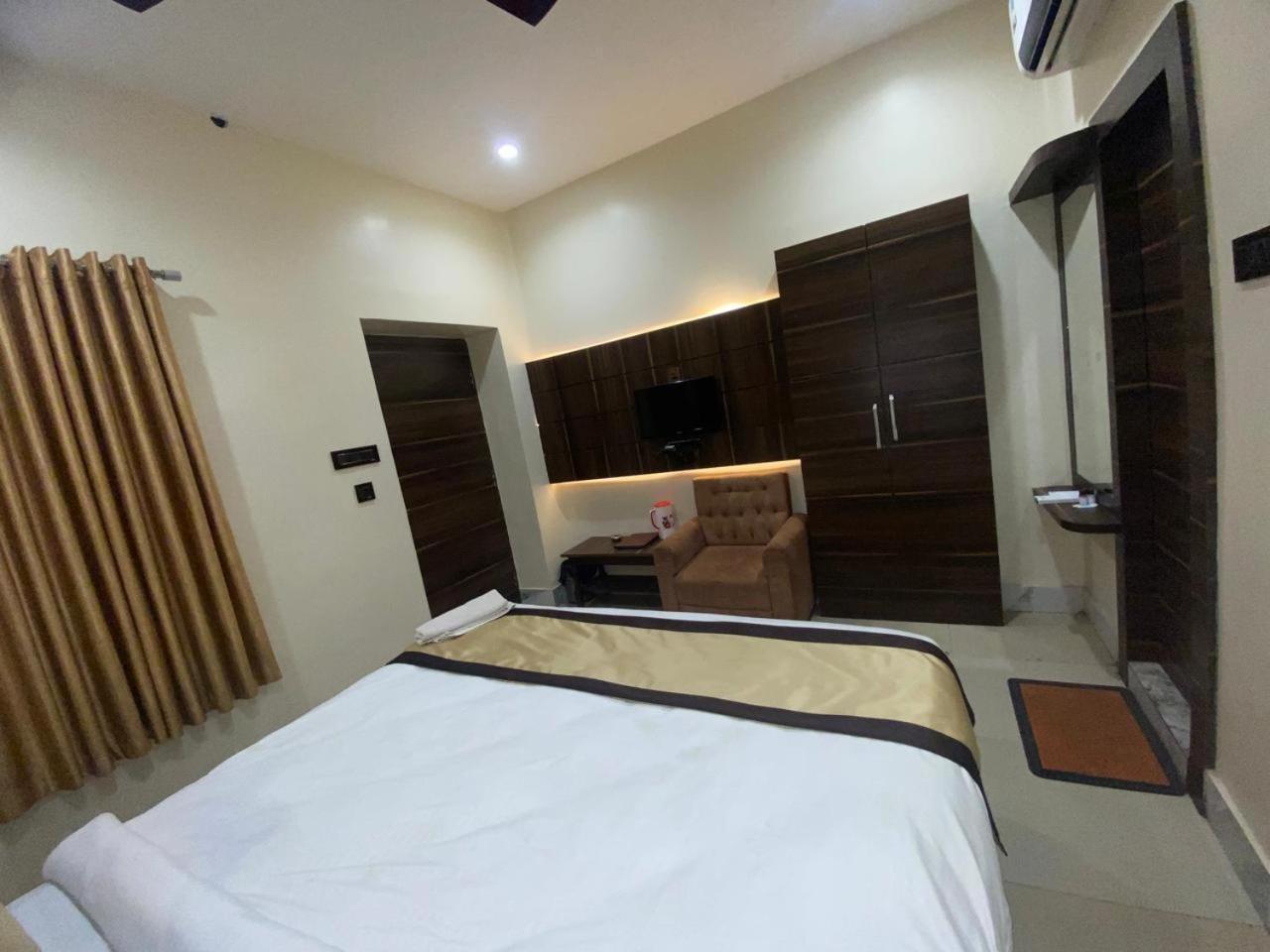 Hotel New Grand 德奥加尔 外观 照片