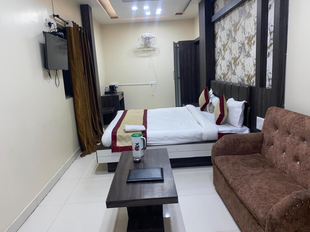 Hotel New Grand 德奥加尔 外观 照片