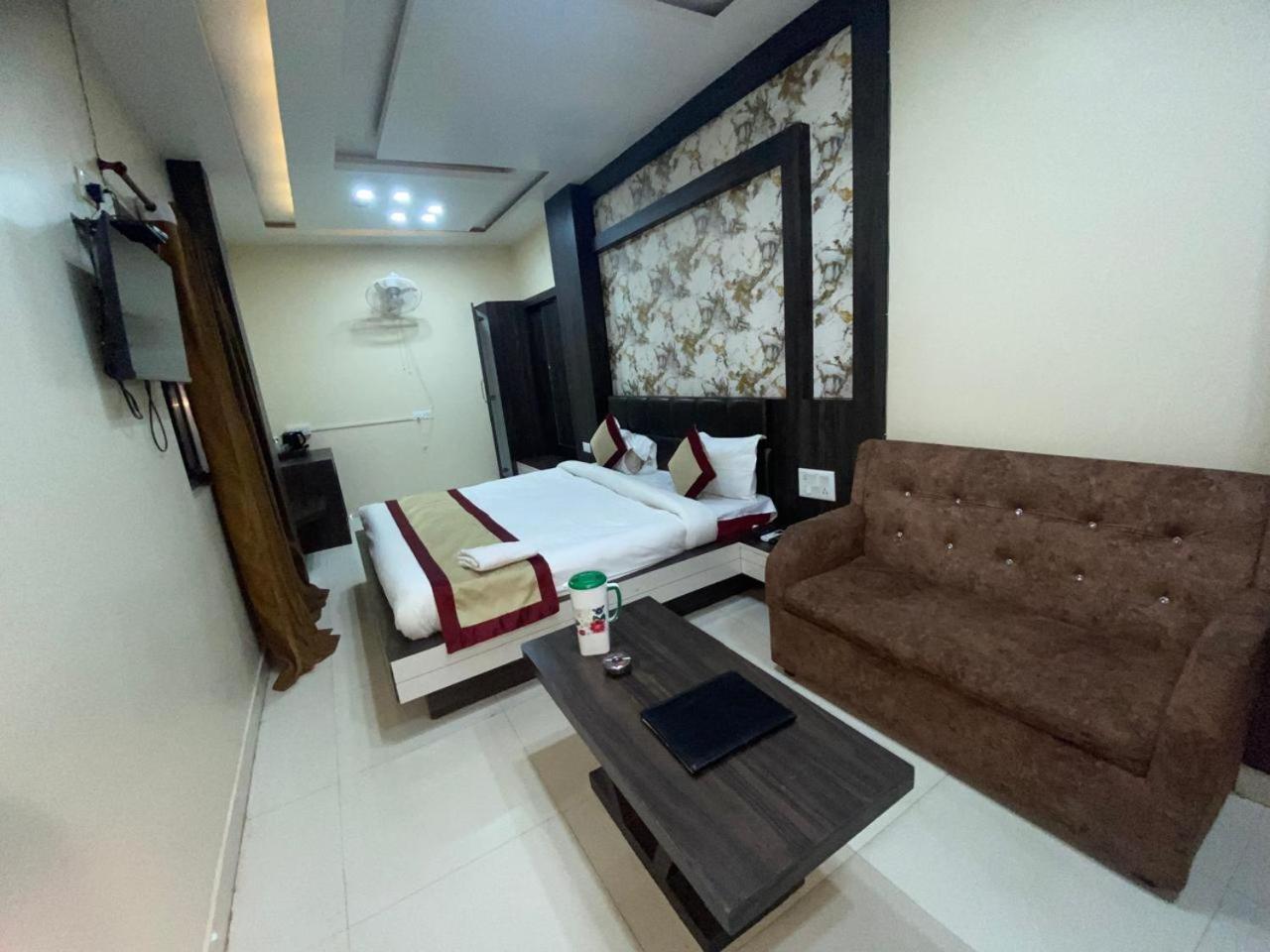 Hotel New Grand 德奥加尔 外观 照片