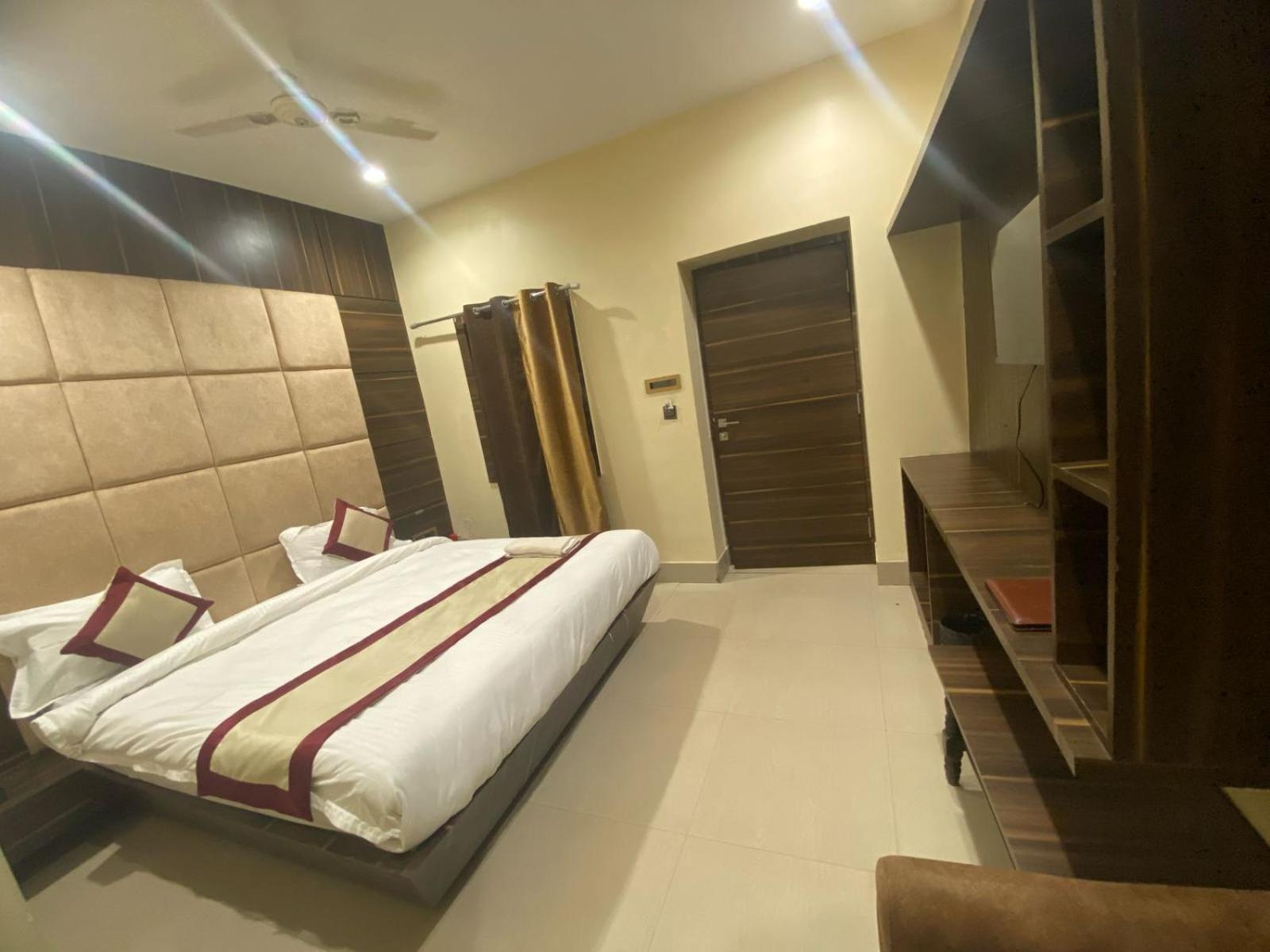 Hotel New Grand 德奥加尔 外观 照片