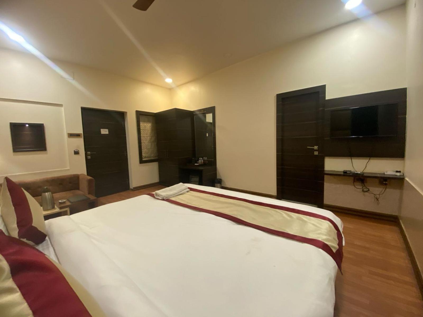 Hotel New Grand 德奥加尔 外观 照片